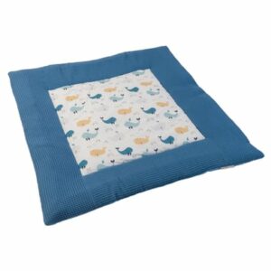 Ullenboom Krabbeldecke Waffelpique Motiv blau Wale 100x100 cm